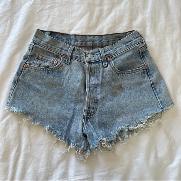 Vintage Levi’s shorts size S - Picture 2 of 3